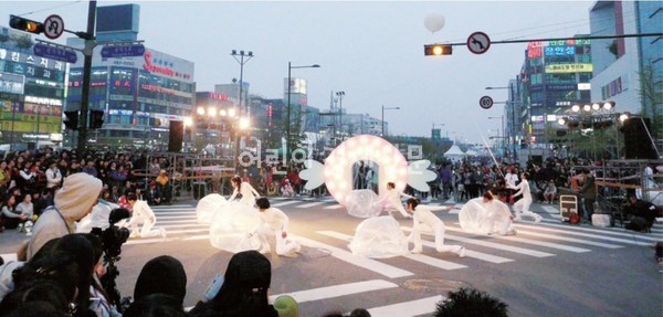 경기도 안산시에서 열리는 다문화 가족 축제