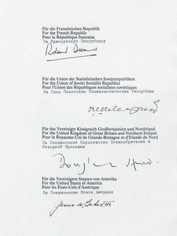 프랑스, 소련, 영국, 미국 4개국의 2+4 조약 서명. [사진 - PD]